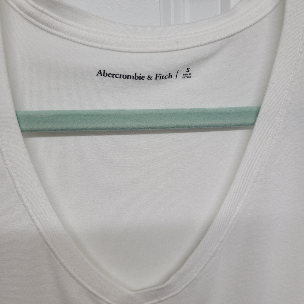 Abercrombie & Fitch Women's Classic White Tee Hi Lo - Picture 3 of 3